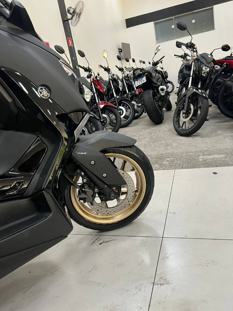YAMAHA XMAX 250 CONNECTED ABS