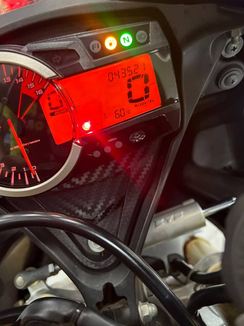 SUZUKI GSX R750