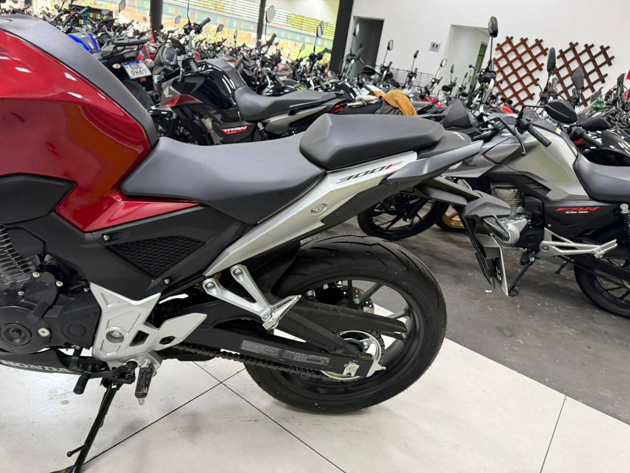 HONDA CB 300F TWISTER CBS