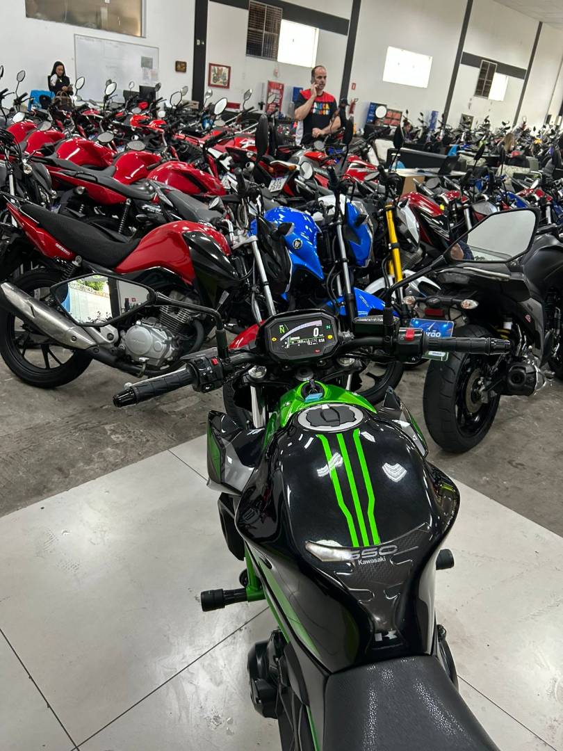 KAWASAKI Z650 ABS