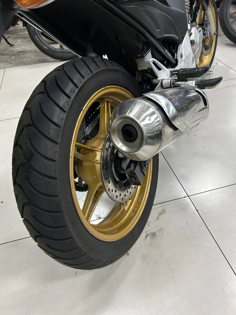 HONDA CB 300R