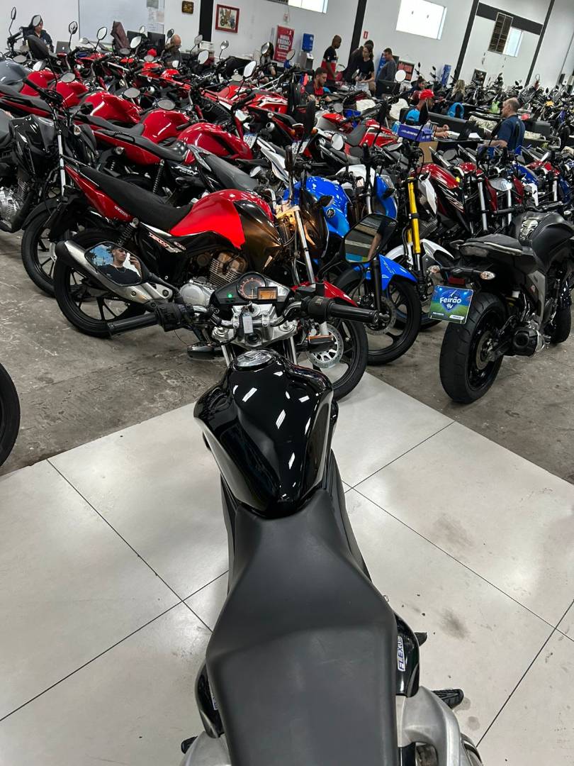 HONDA CB 300R