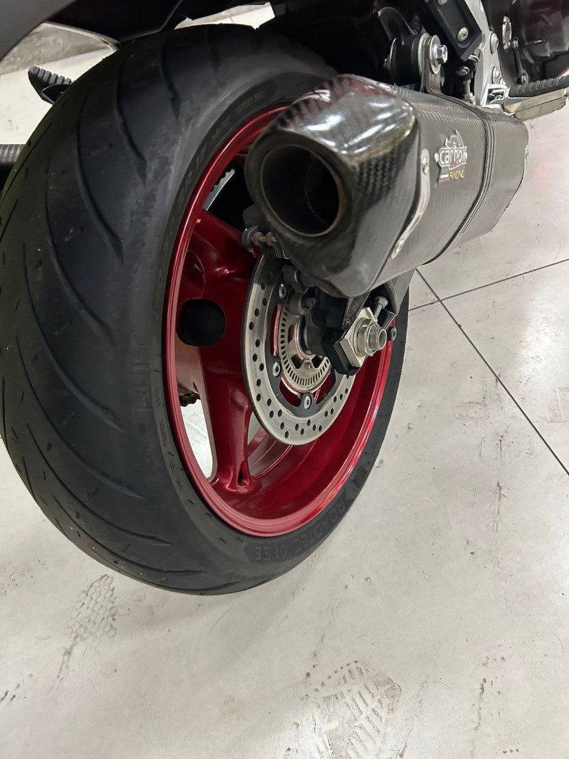 SUZUKI HAYABUSA GSX 1300RA