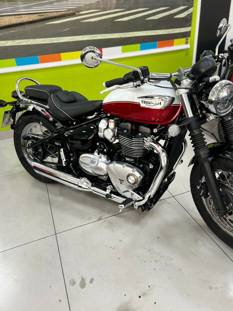 TRIUMPH BONNEVILLE SPEEDMASTER