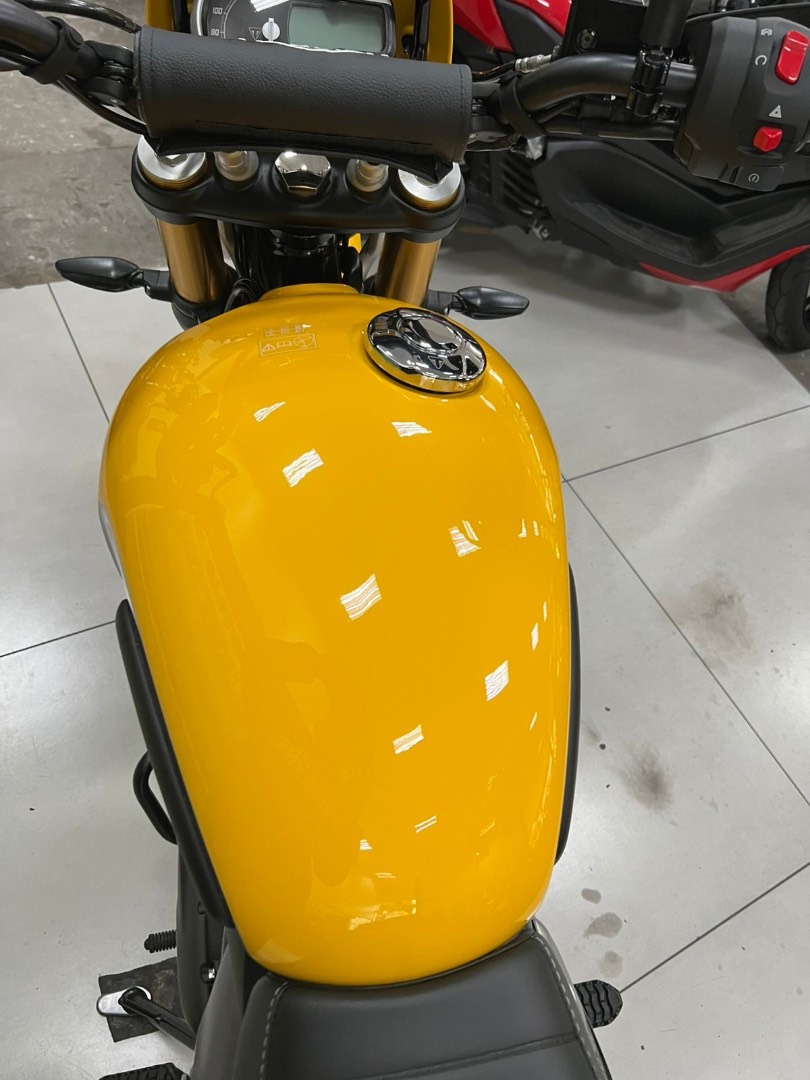 TRIUMPH STREET SCRAMBLER