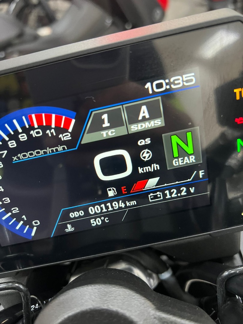 SUZUKI GSX-8S