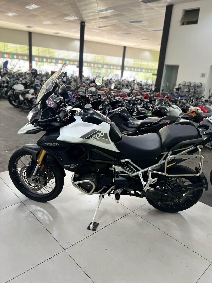 TRIUMPH TIGER 1200 RALLY PRO