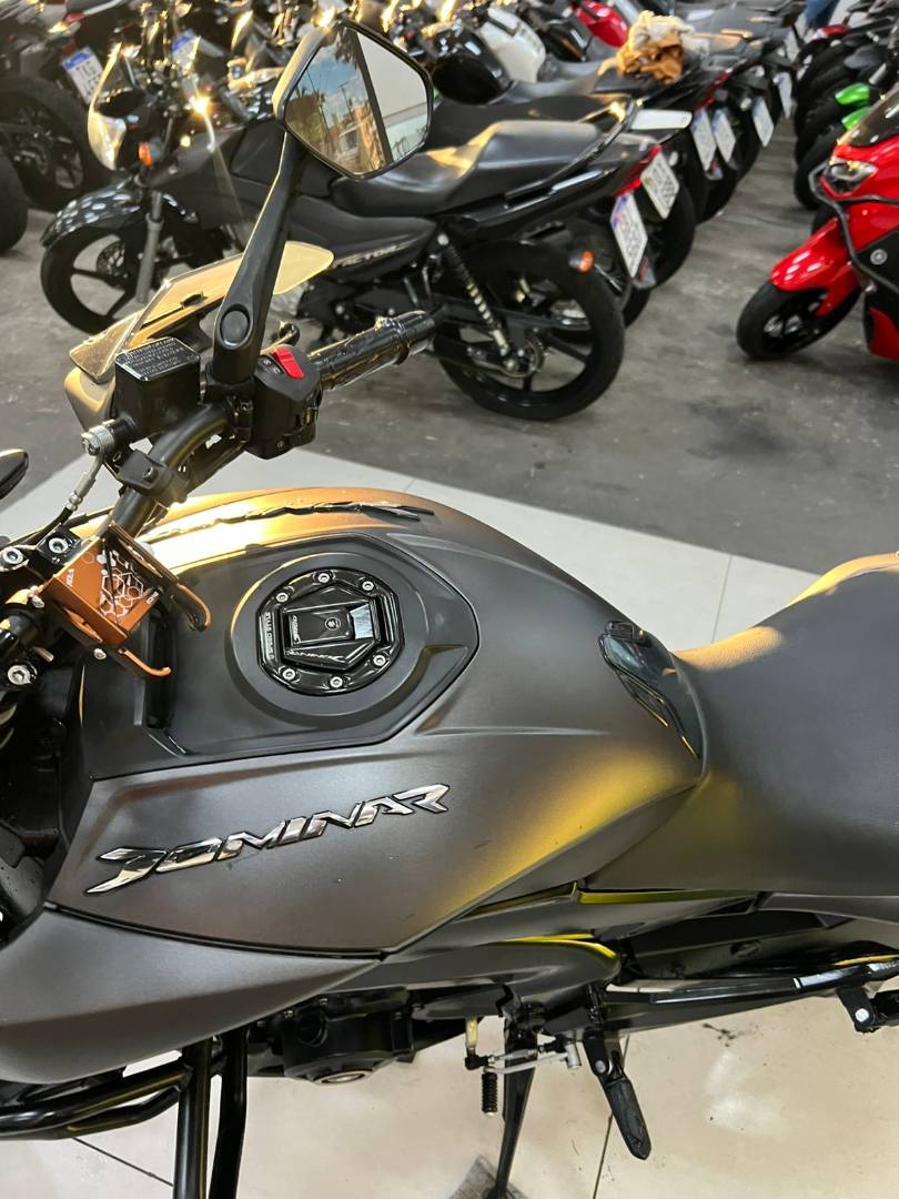 BAJAJ DOMINAR 400