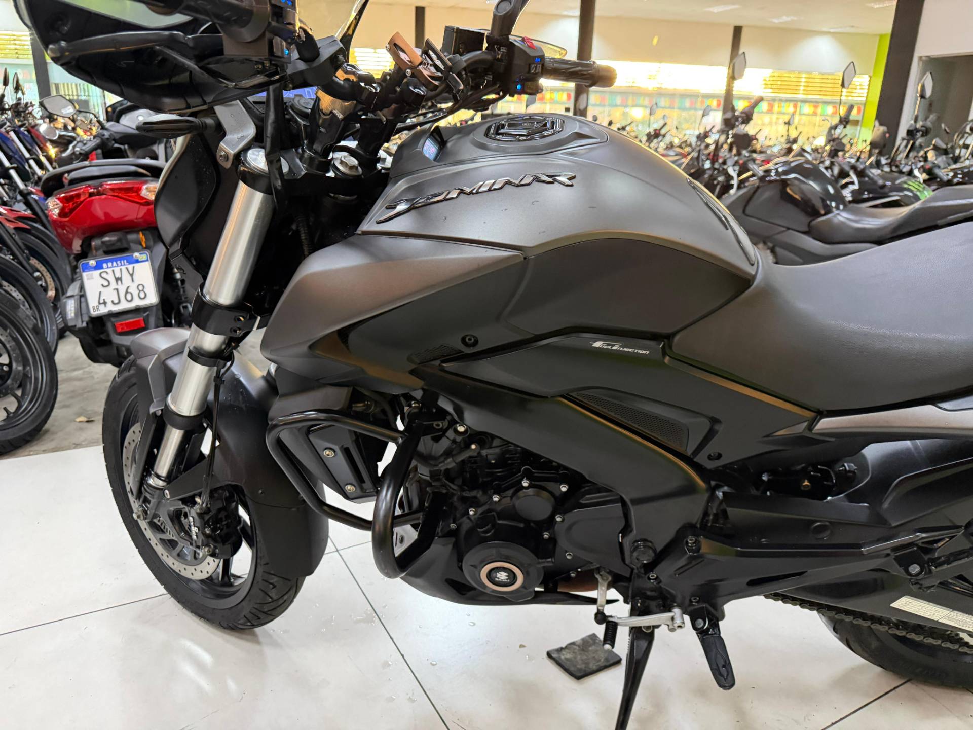 BAJAJ DOMINAR 400