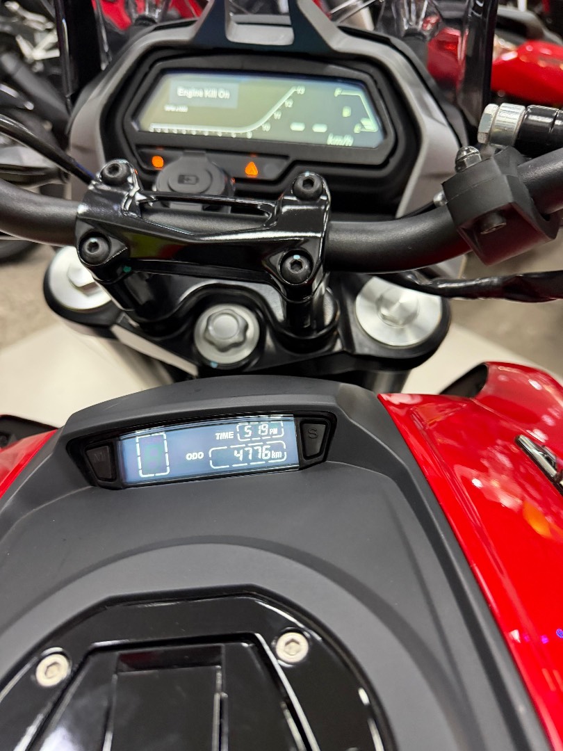 BAJAJ DOMINAR 400