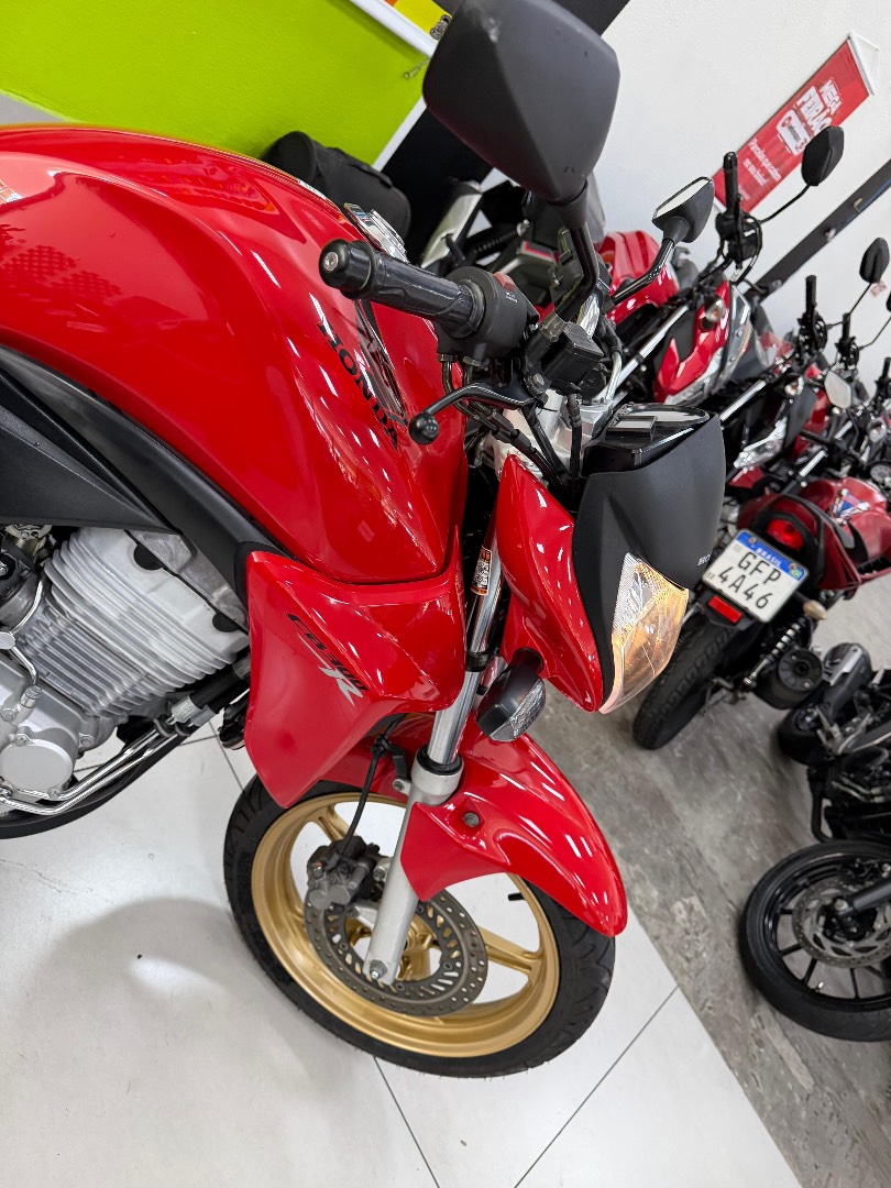 HONDA CB 300R