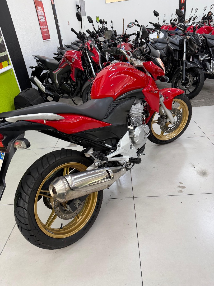 HONDA CB 300R