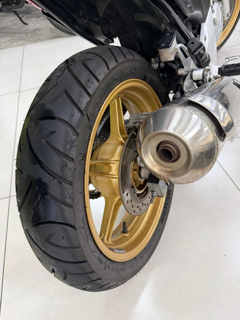 HONDA CB 300R