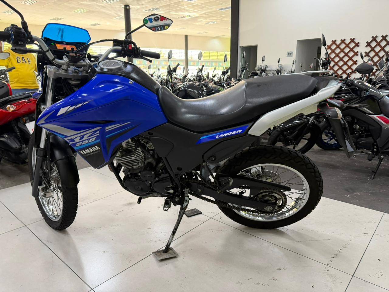 YAMAHA XTZ 250 LANDER CONNECTED