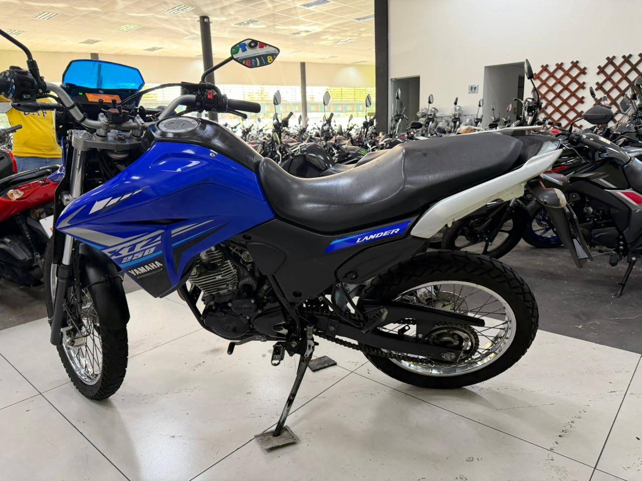 YAMAHA XTZ 250 LANDER CONNECTED