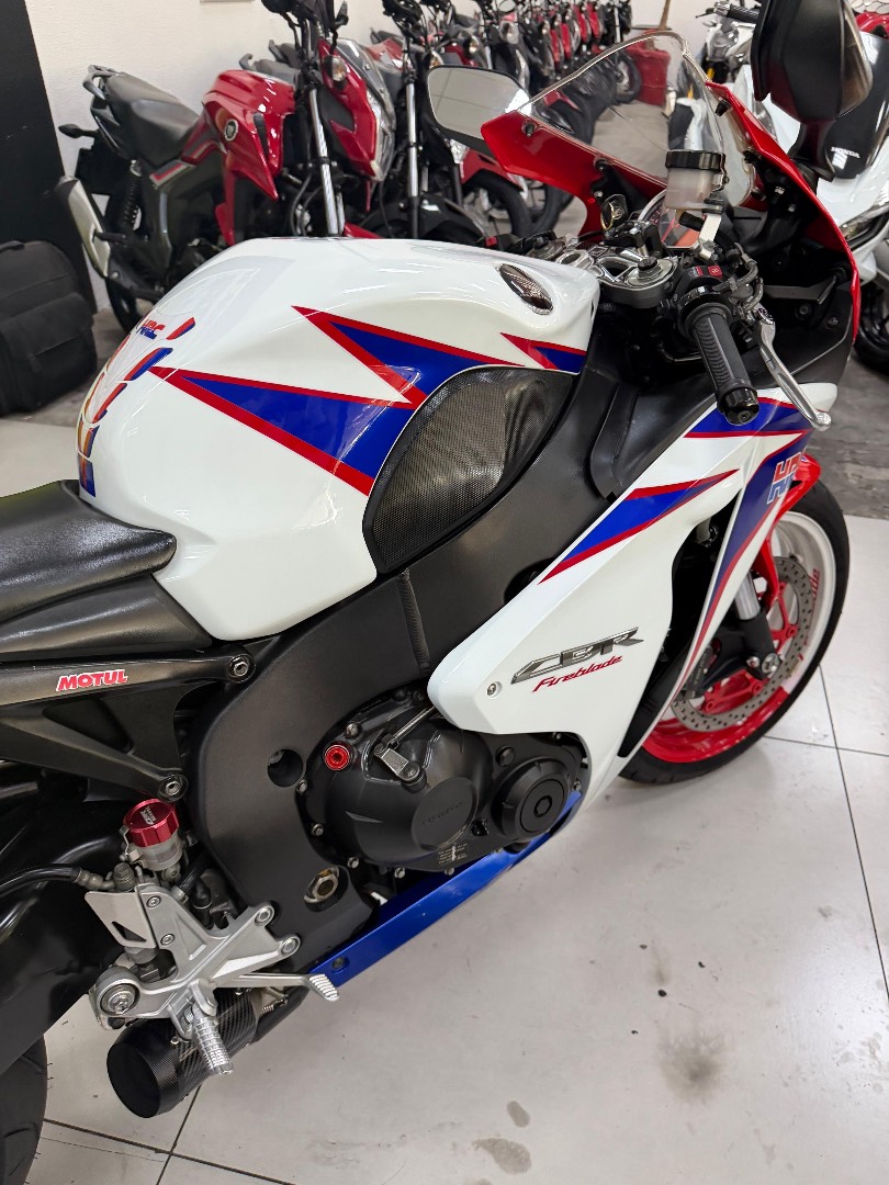 HONDA CBR 1000RR FIREBLADE