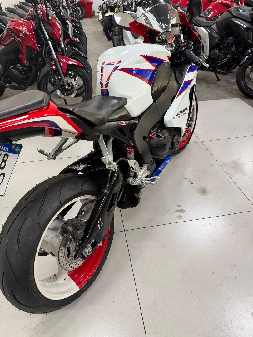HONDA CBR 1000RR FIREBLADE
