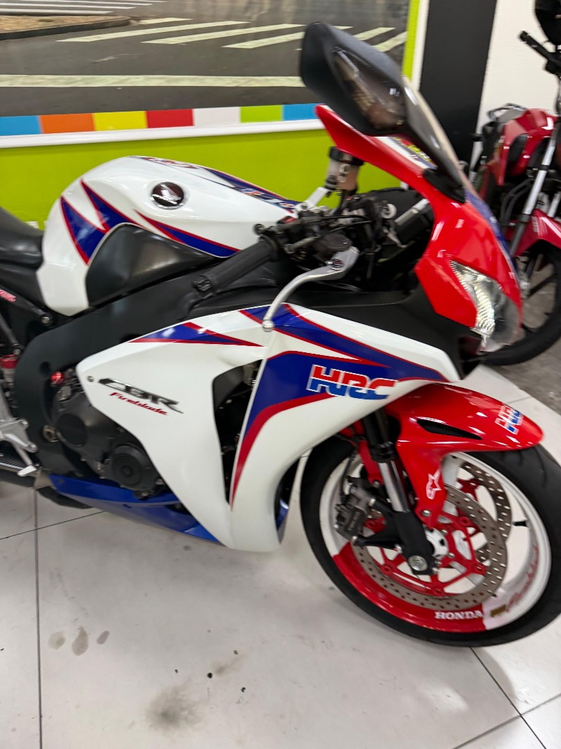 HONDA CBR 1000RR FIREBLADE