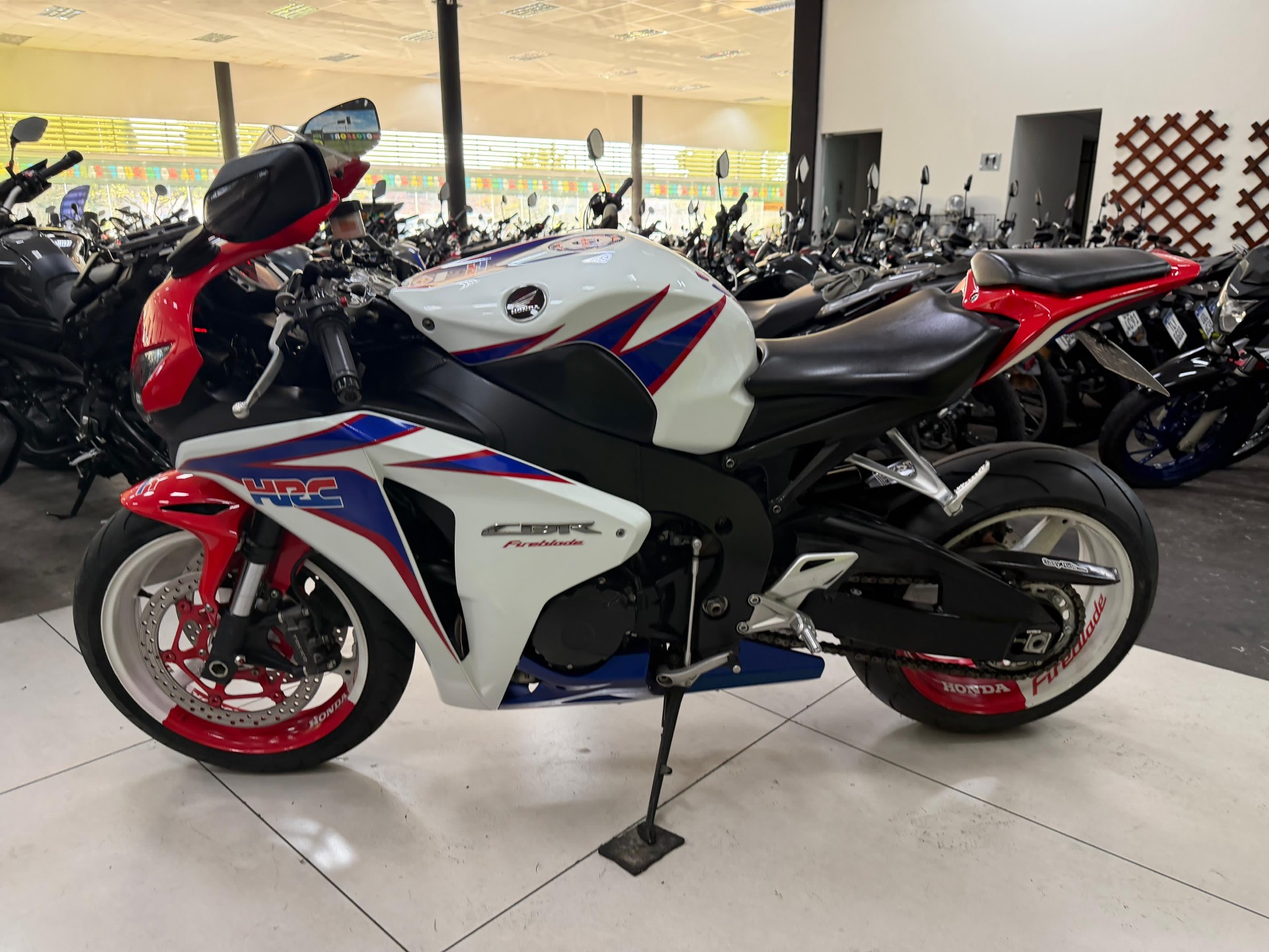 HONDA CBR 1000RR FIREBLADE