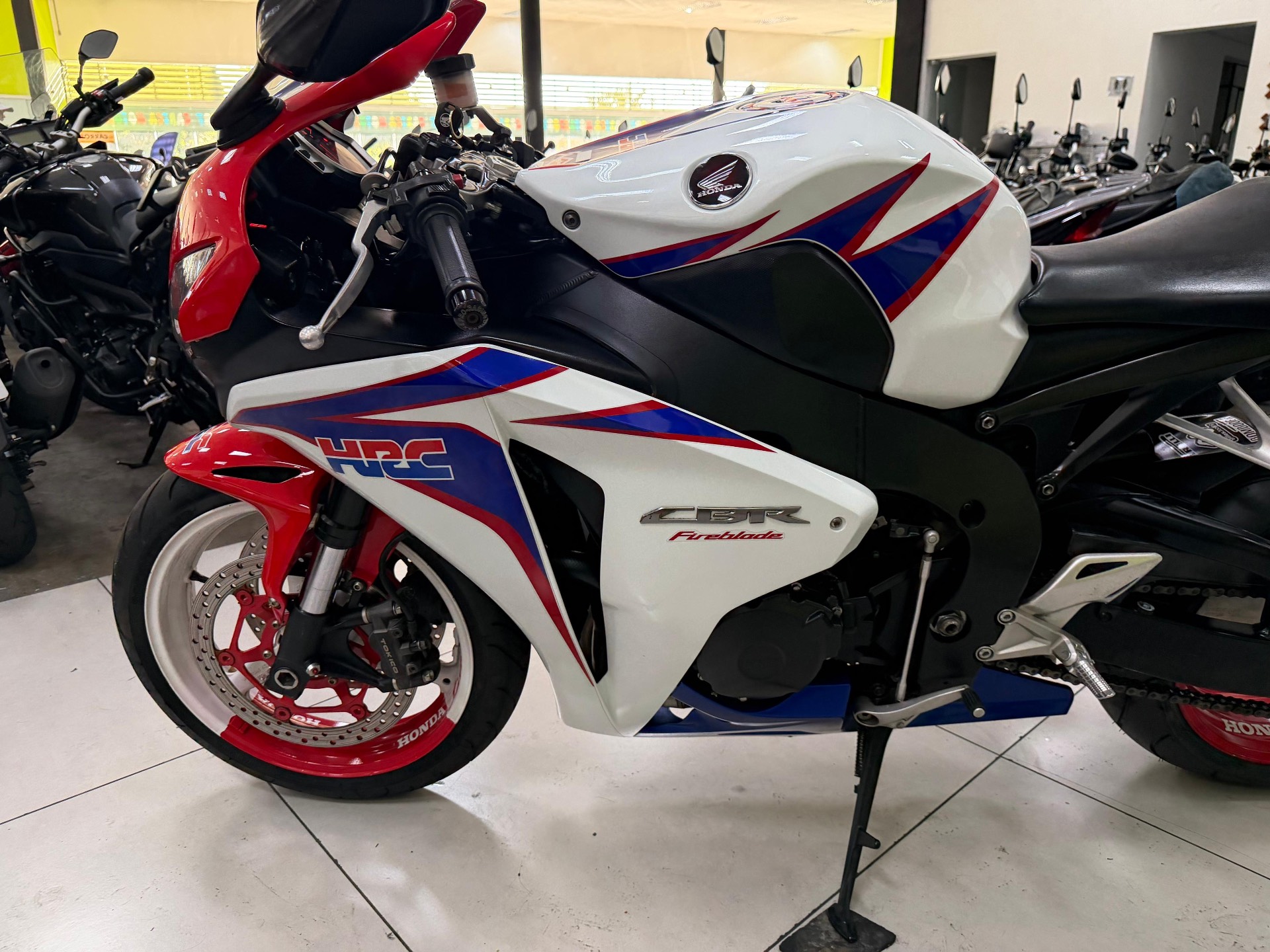 HONDA CBR 1000RR FIREBLADE