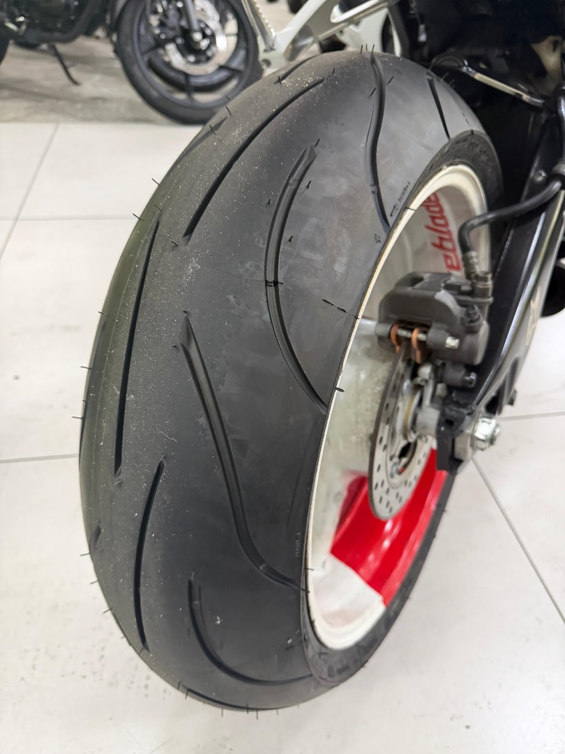HONDA CBR 1000RR FIREBLADE