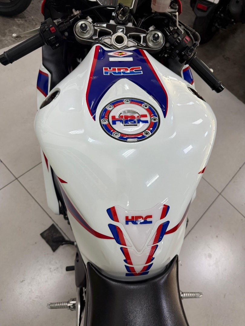 HONDA CBR 1000RR FIREBLADE