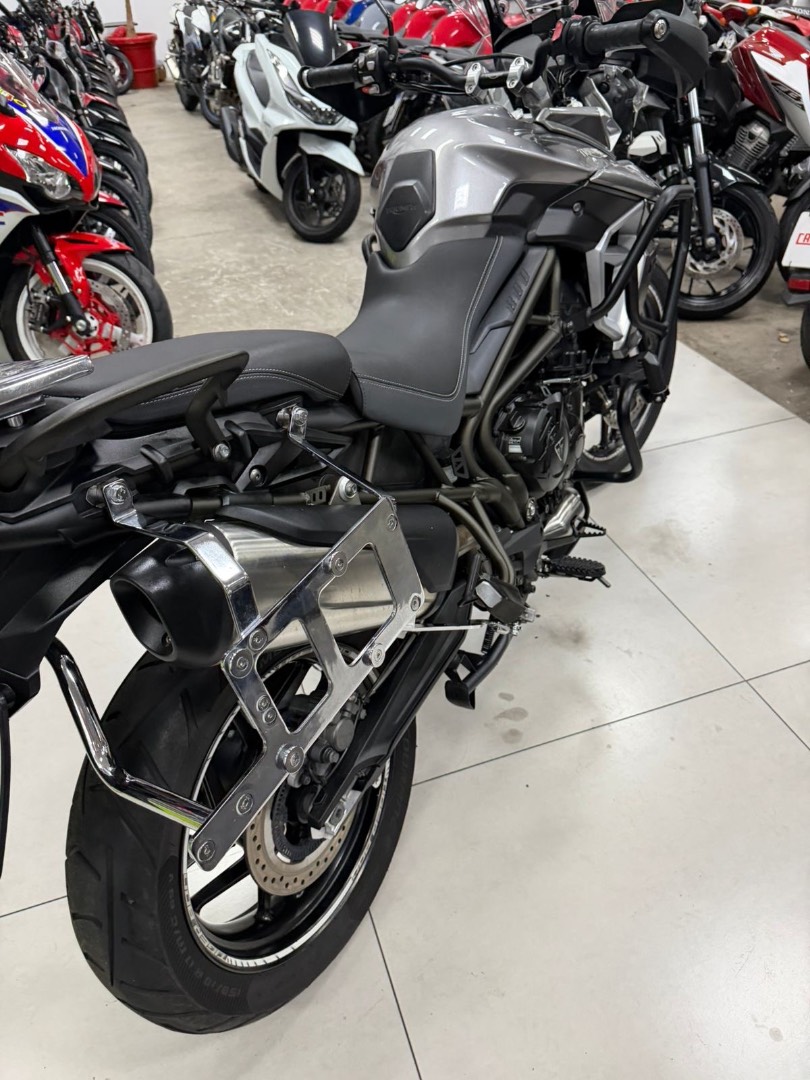 TRIUMPH TIGER 800 XRT