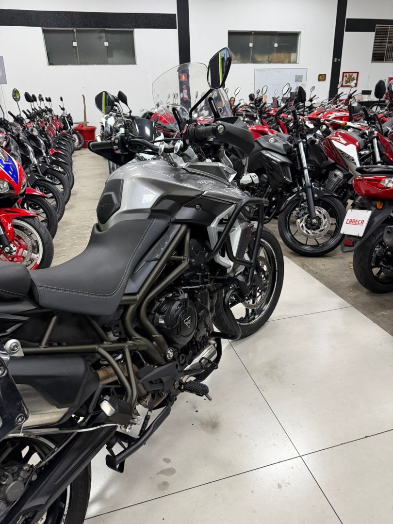 TRIUMPH TIGER 800 XRT
