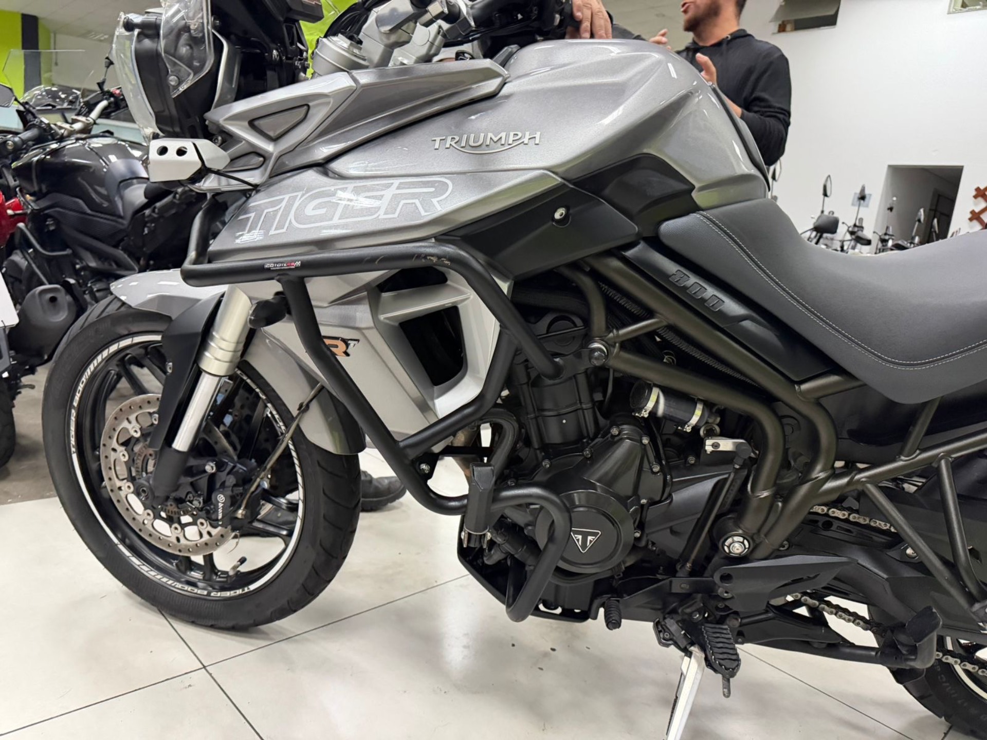 TRIUMPH TIGER 800 XRT