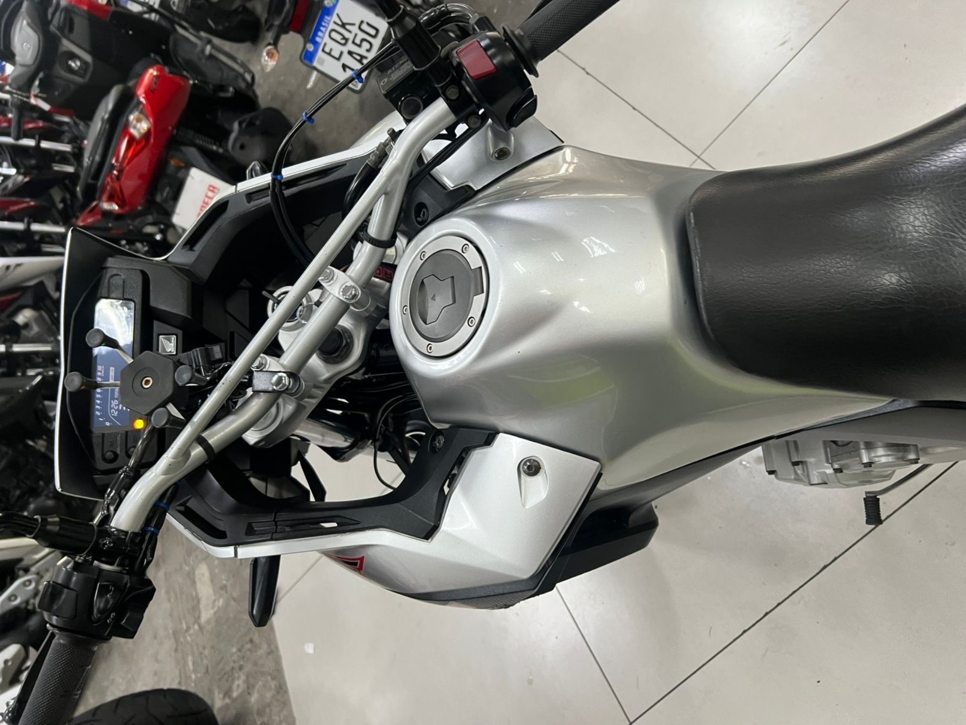 HONDA XRE 300 SAHARA