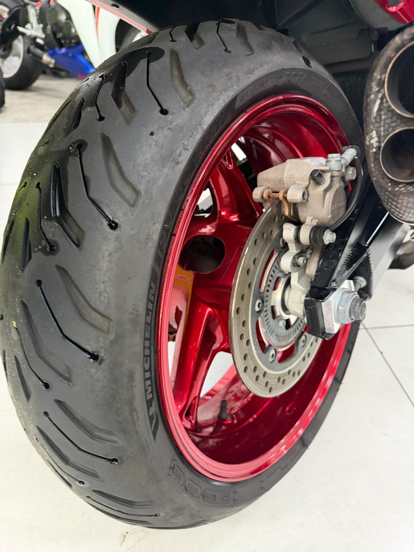 SUZUKI HAYABUSA GSX 1300RA