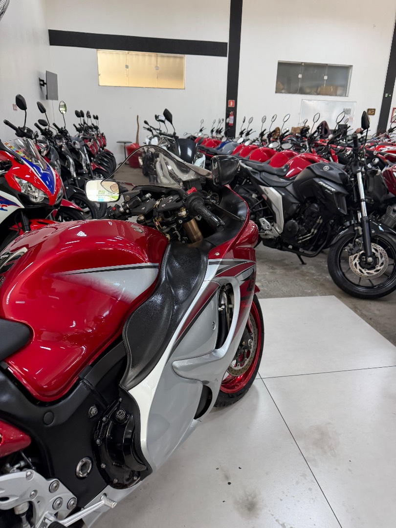 SUZUKI HAYABUSA GSX 1300RA