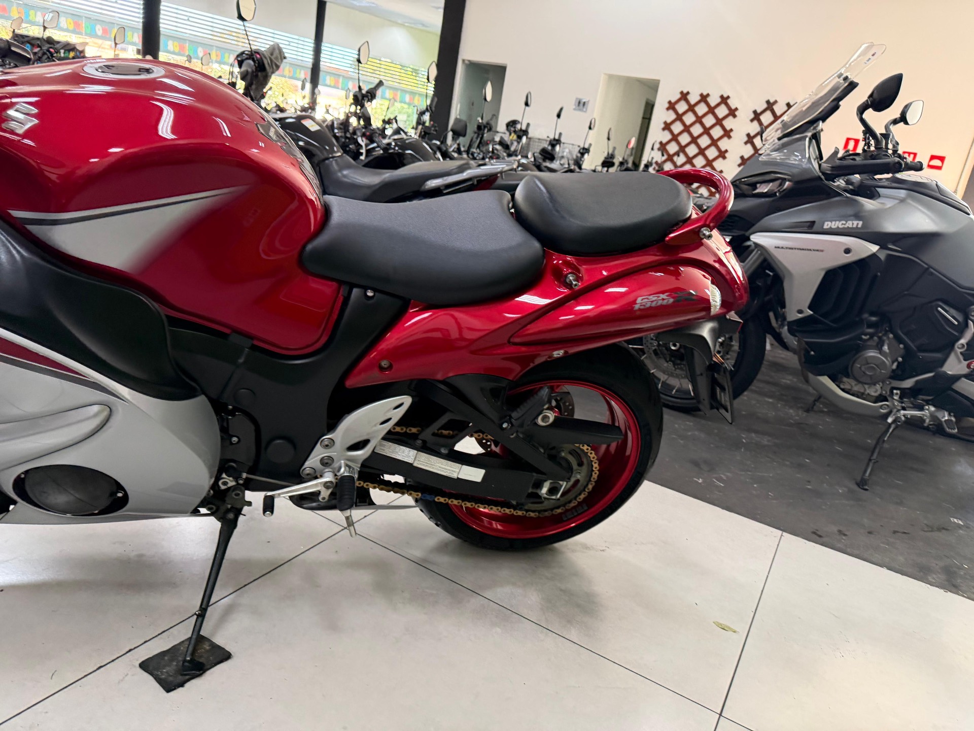 SUZUKI HAYABUSA GSX 1300RA
