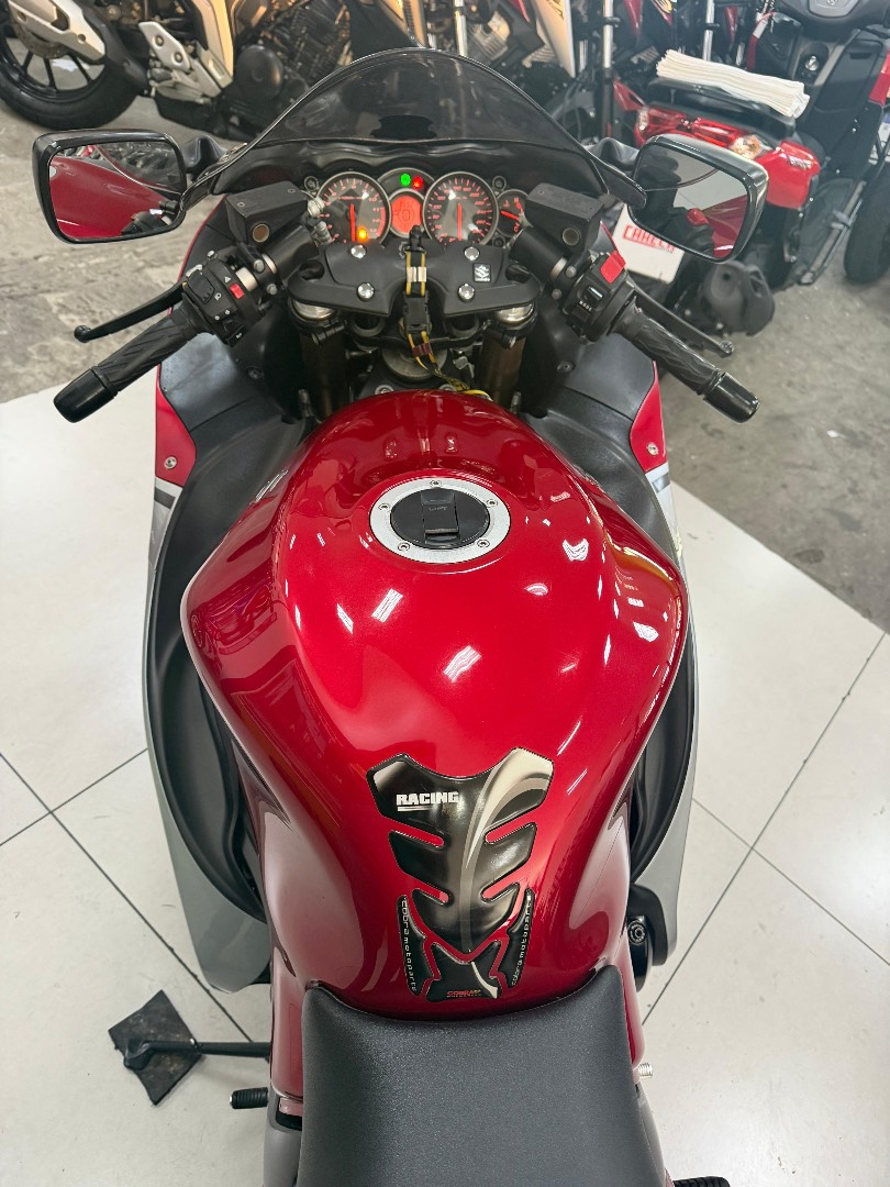 SUZUKI HAYABUSA GSX 1300RA