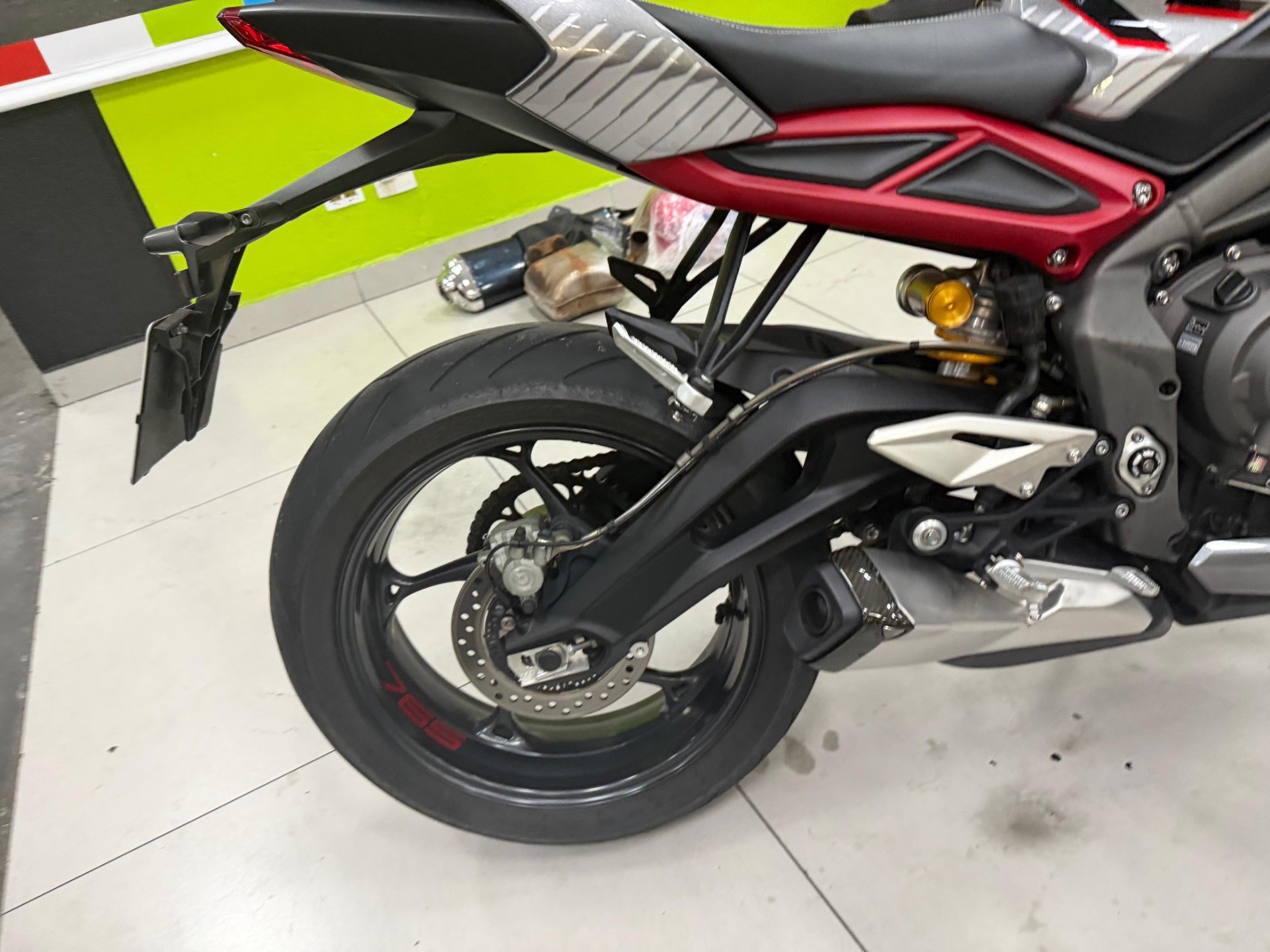 TRIUMPH STREET TRIPLE 765 RS