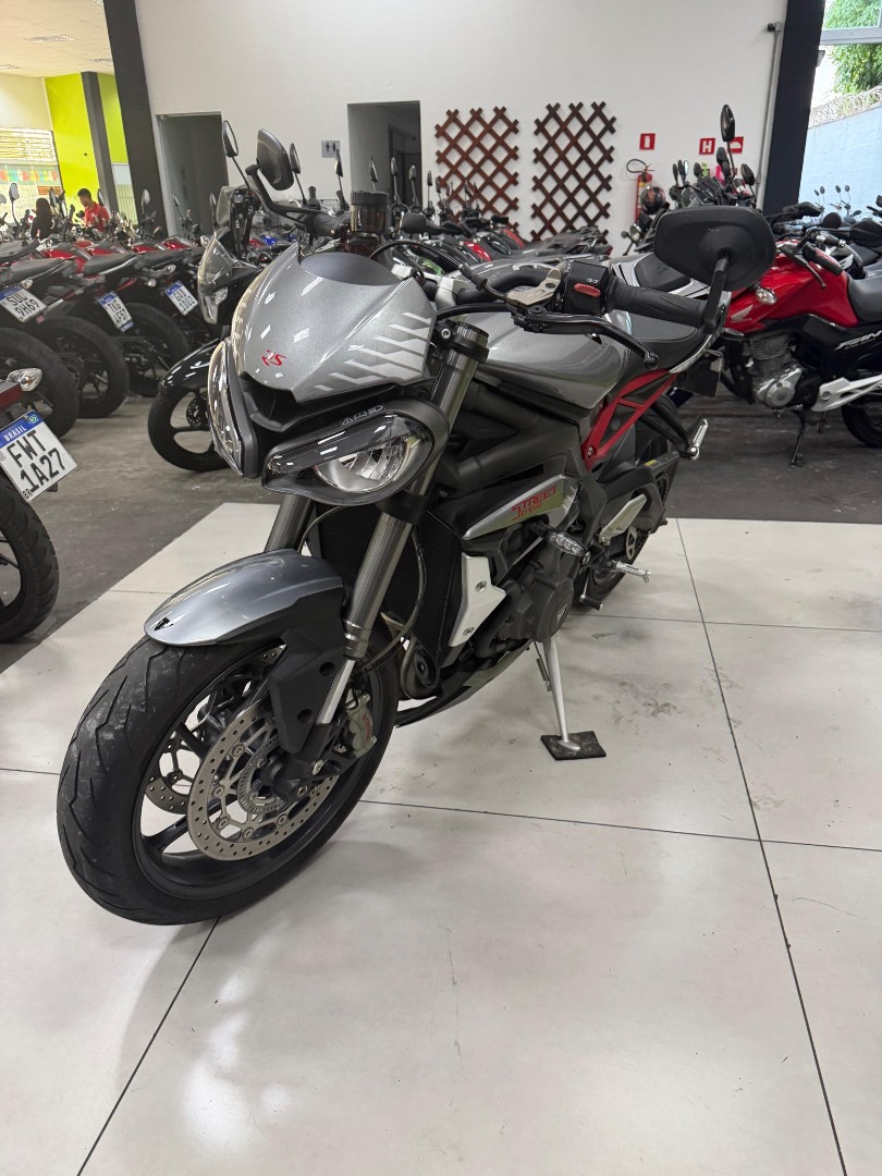 TRIUMPH STREET TRIPLE 765 RS