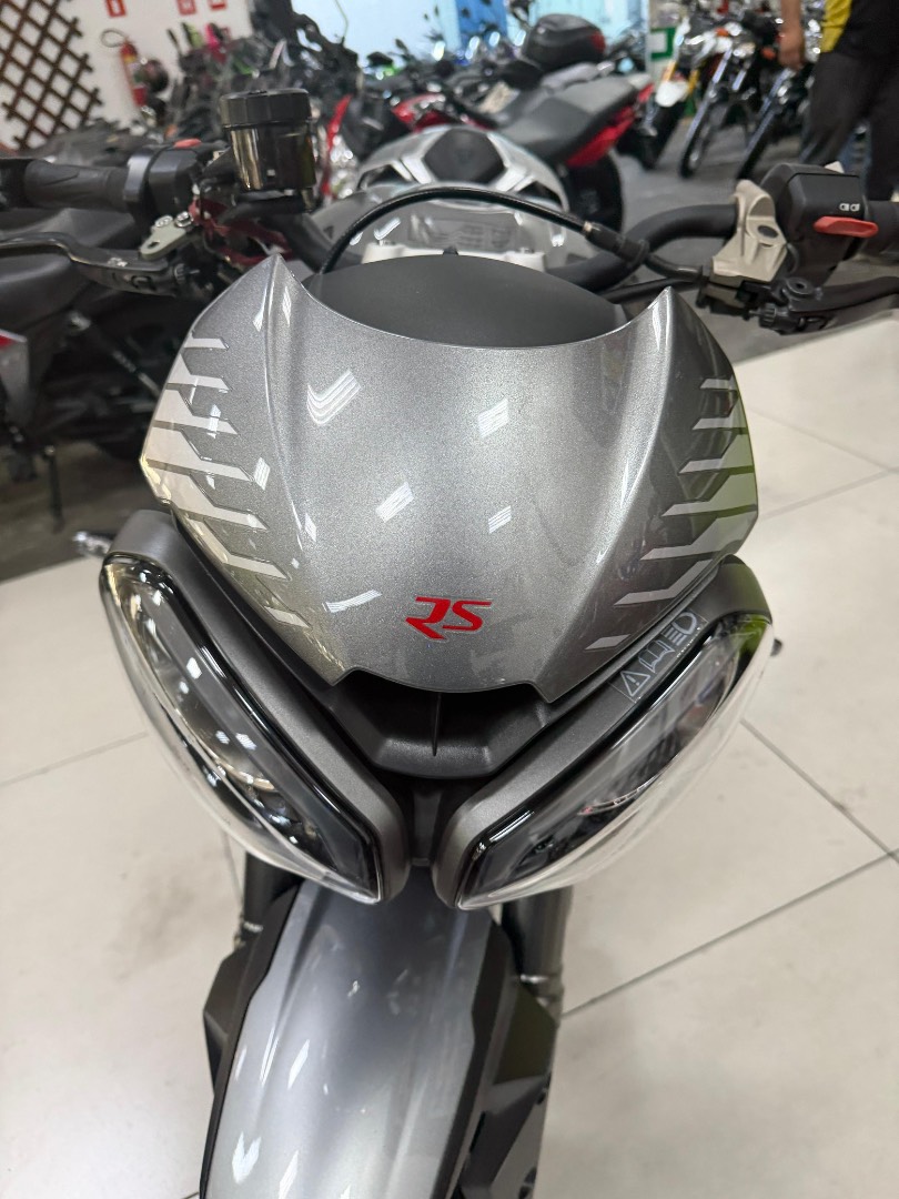 TRIUMPH STREET TRIPLE 765 RS