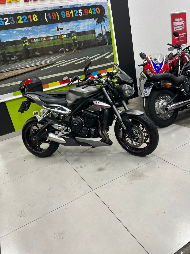 TRIUMPH STREET TRIPLE 765 RS
