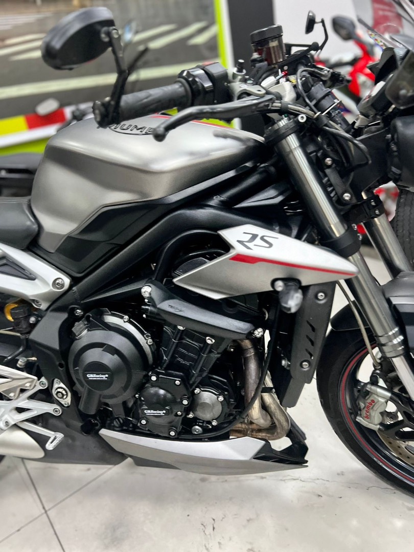 TRIUMPH STREET TRIPLE 765 RS