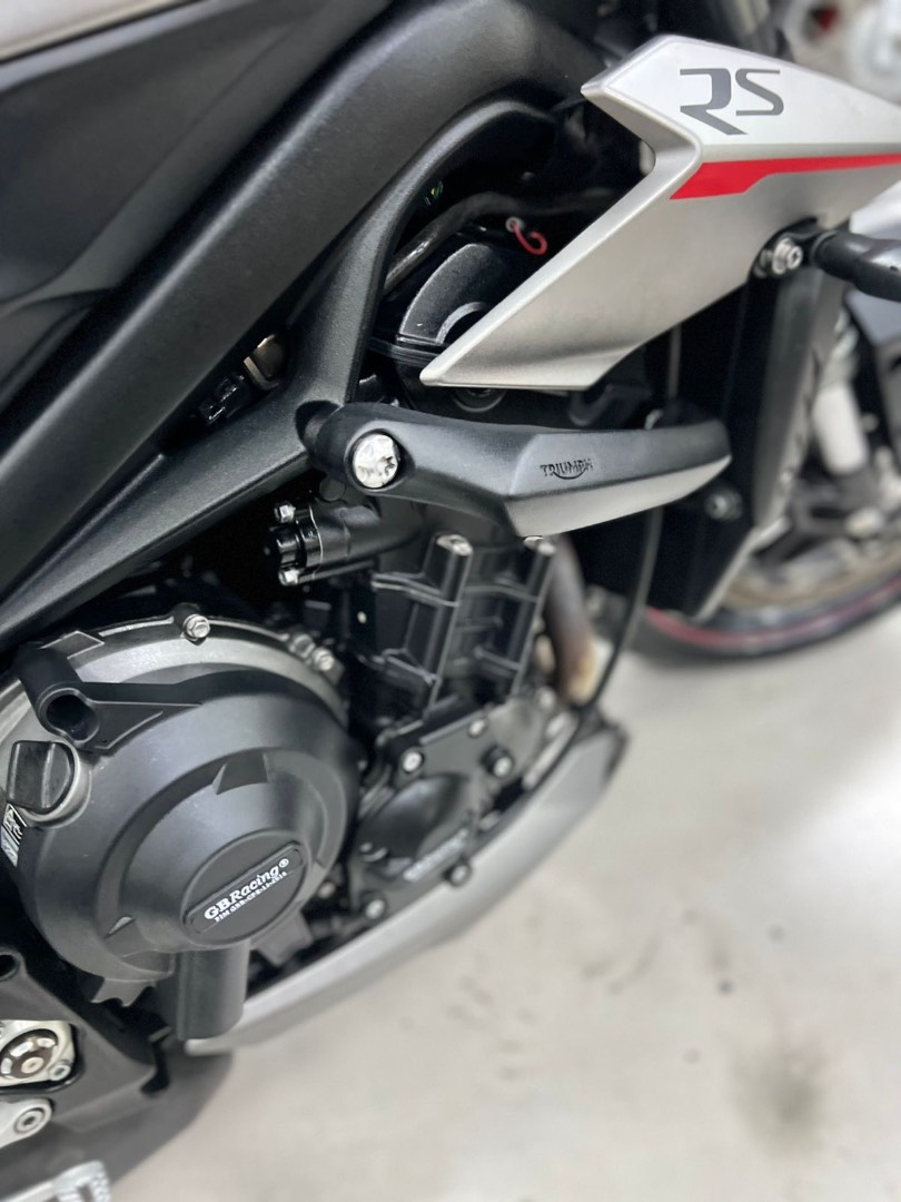 TRIUMPH STREET TRIPLE 765 RS