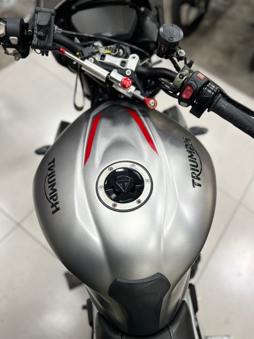 TRIUMPH STREET TRIPLE 765 RS