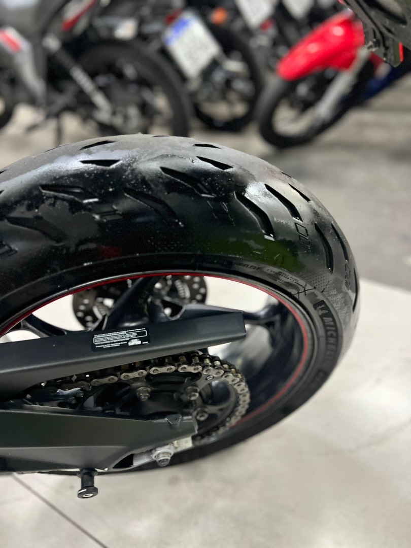 TRIUMPH STREET TRIPLE 765 RS