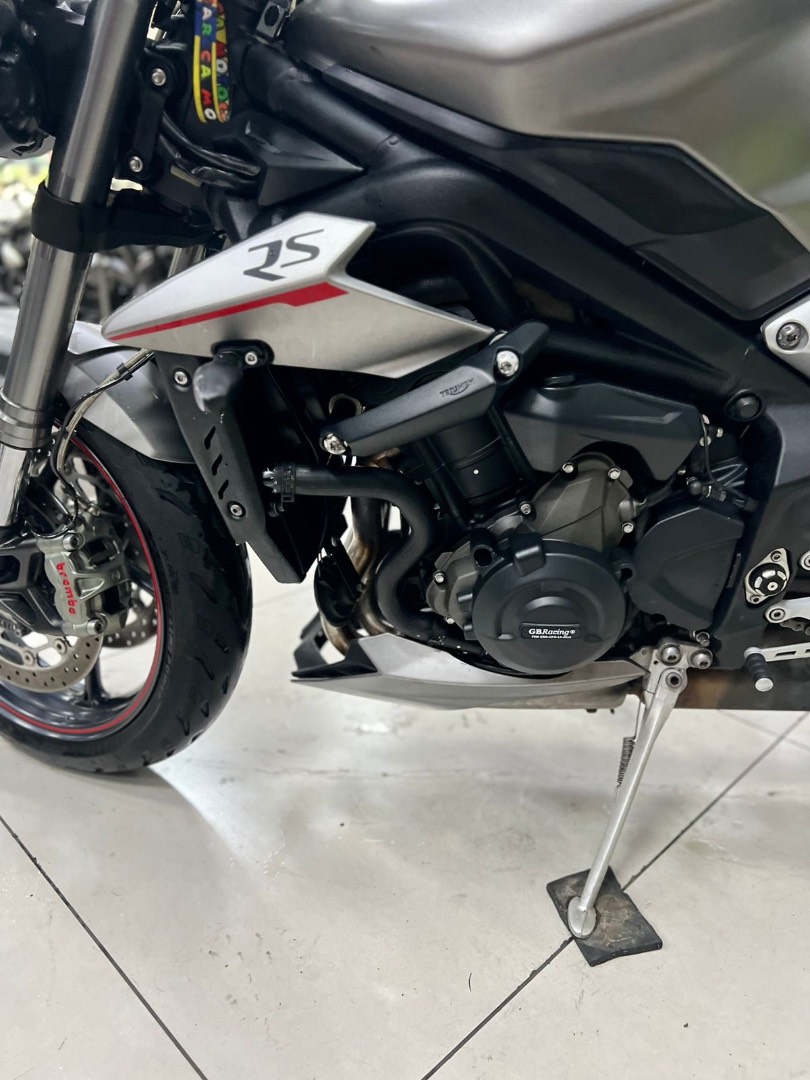 TRIUMPH STREET TRIPLE 765 RS