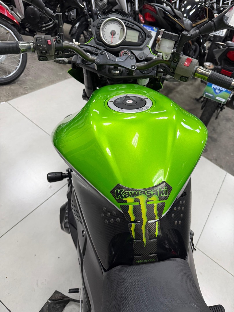 KAWASAKI Z750