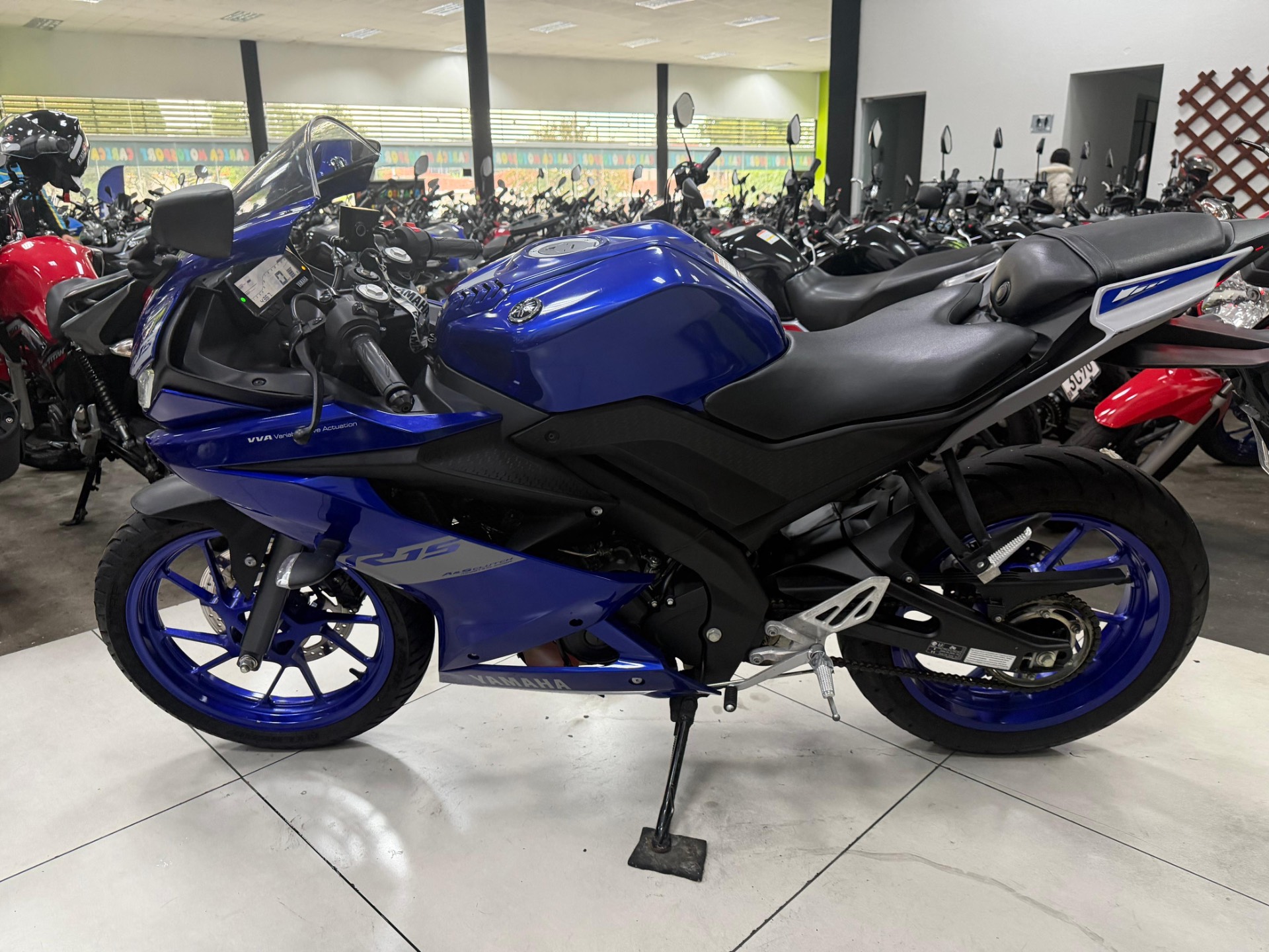 YAMAHA YZF R15
