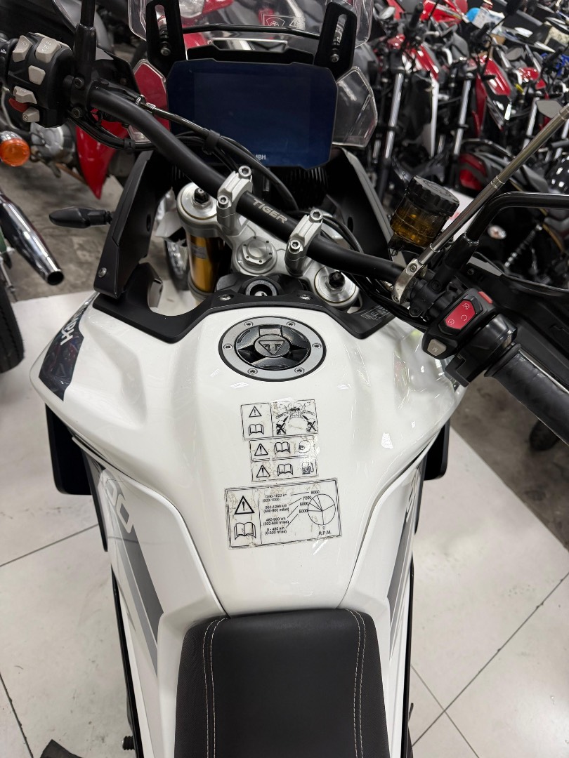 TRIUMPH TIGER 900 RALLY