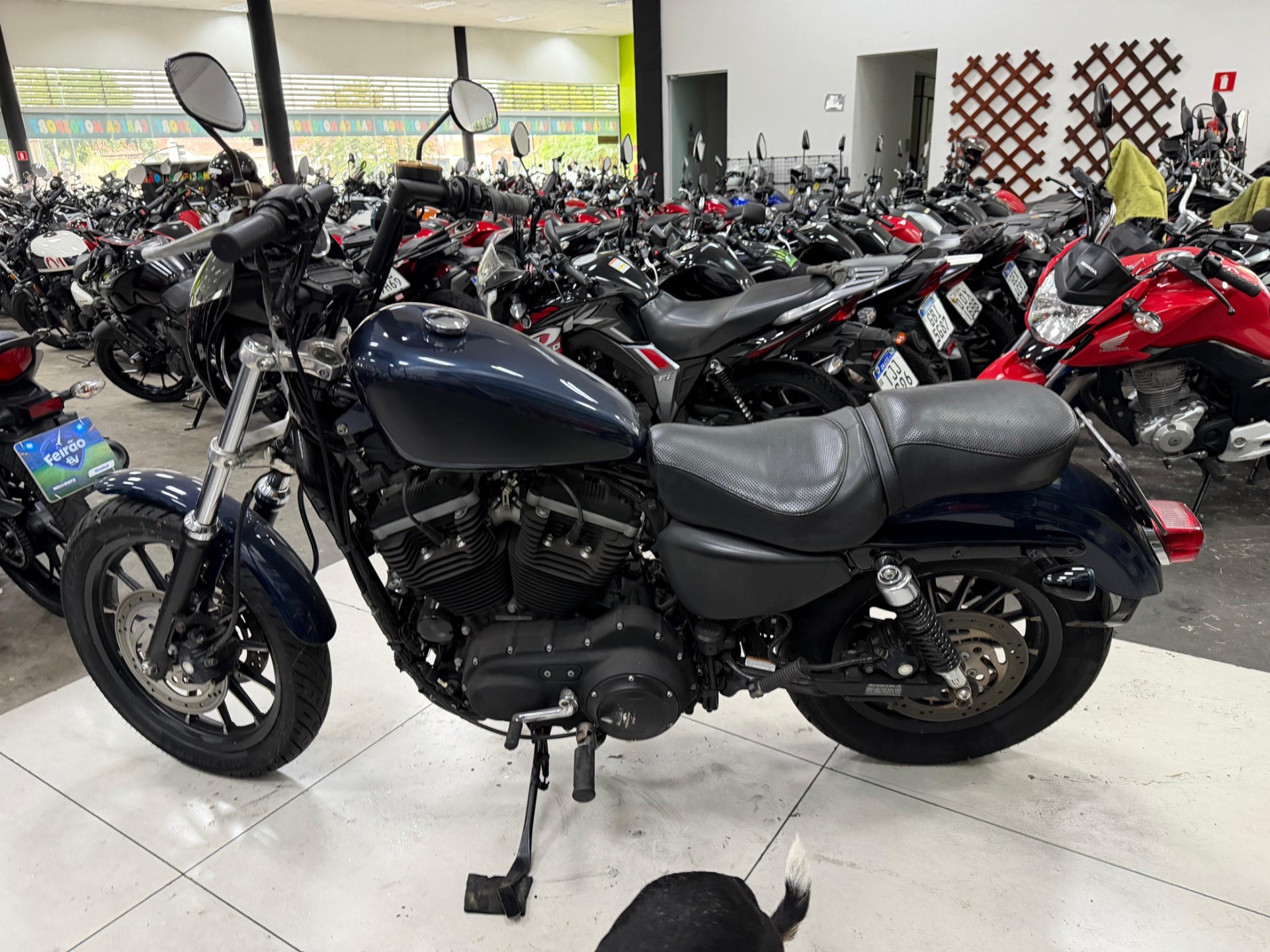 HARLEY-DAVIDSON SPORTSTER XL 883 R