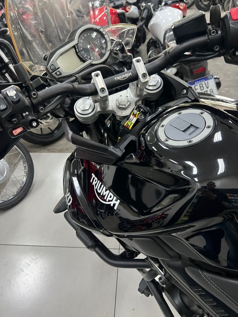 TRIUMPH TIGER 800 XRX