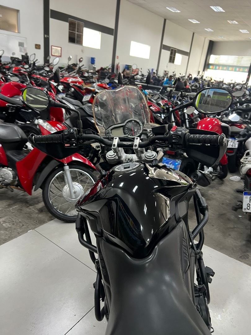 TRIUMPH TIGER 800 XRX