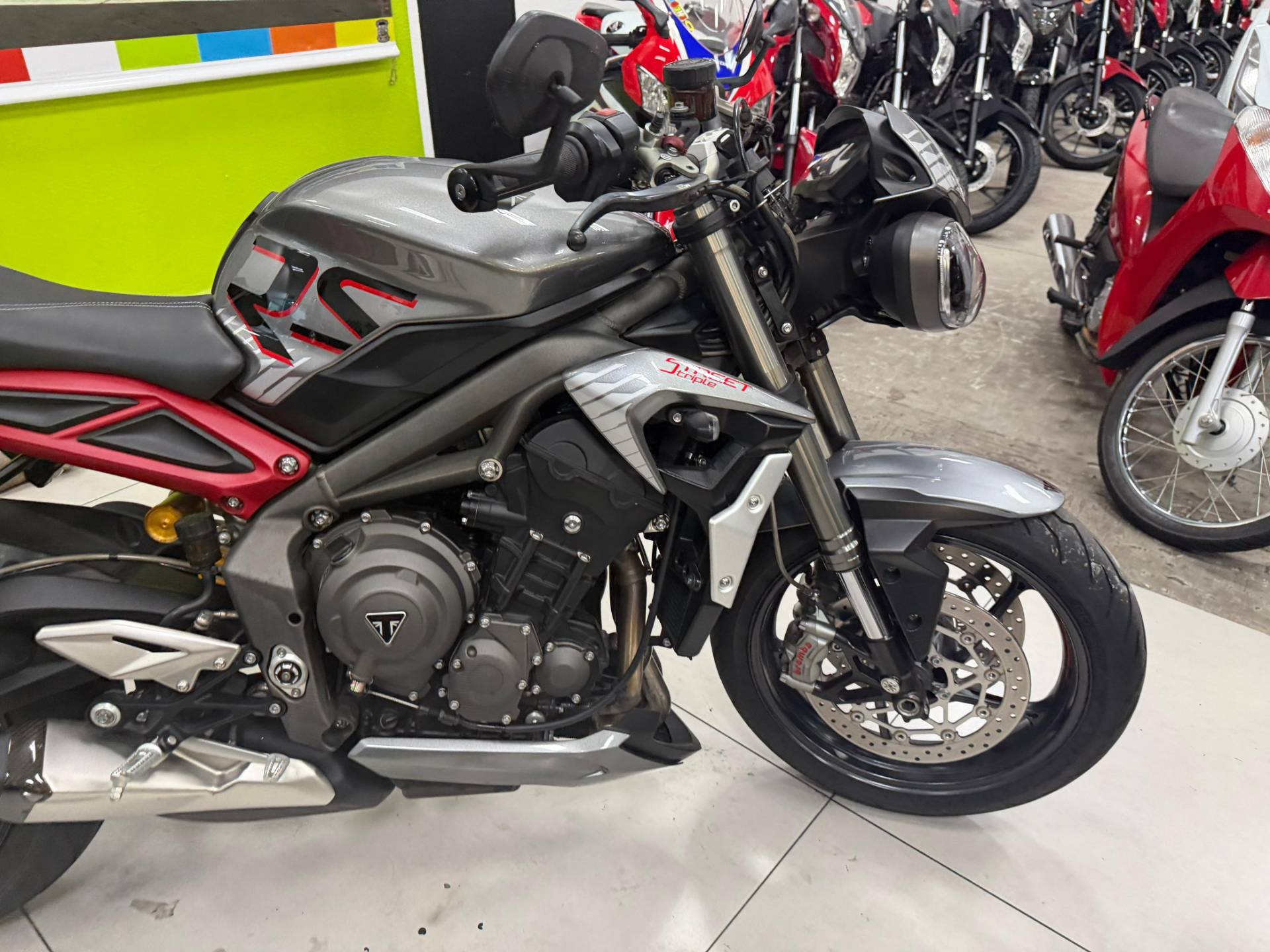 TRIUMPH STREET TRIPLE 765 RS